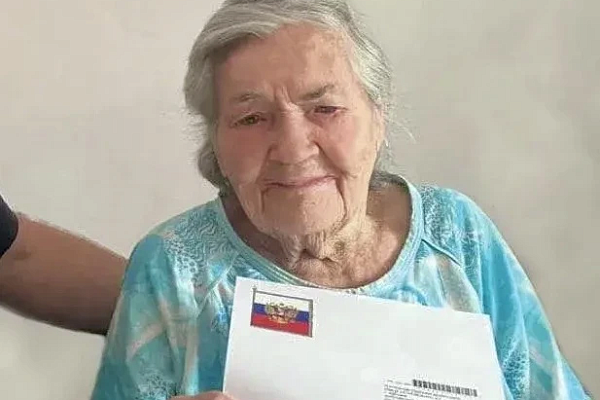 Каждый год Евдокию Денисовну с Днем Победы поздравляет Владимир Владимирович Путин