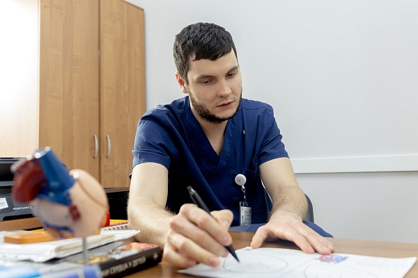 Вирус привел к остановке крохотного сердца. Врачи Кардиоцентра спасли трёхмесячного ребенка с молниеносным миокардитом